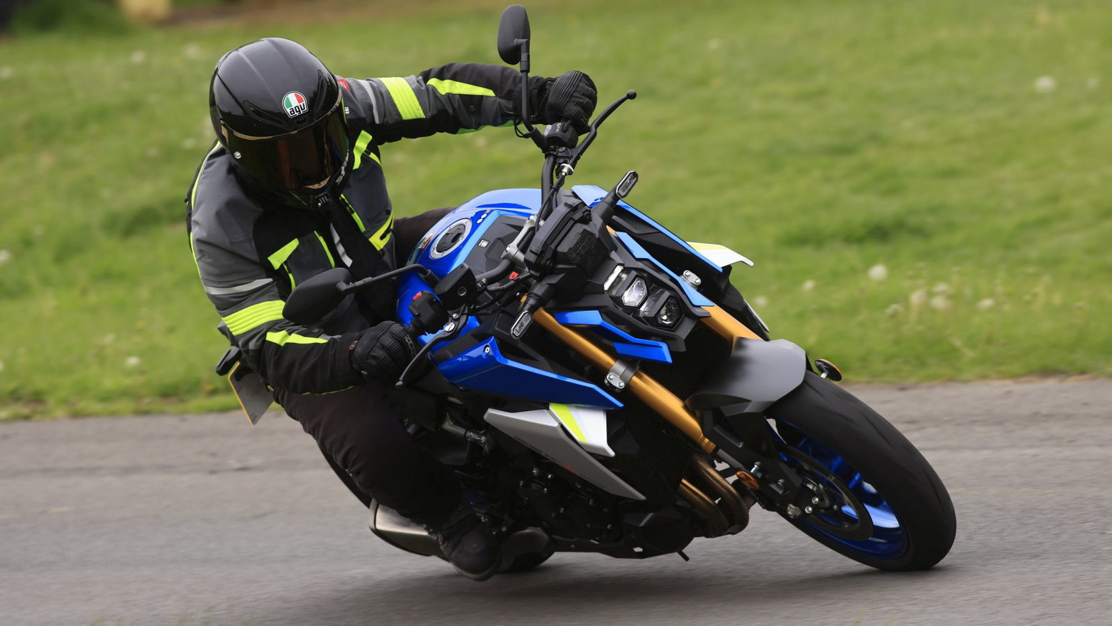 2021 GSX-S1000 Visordown review